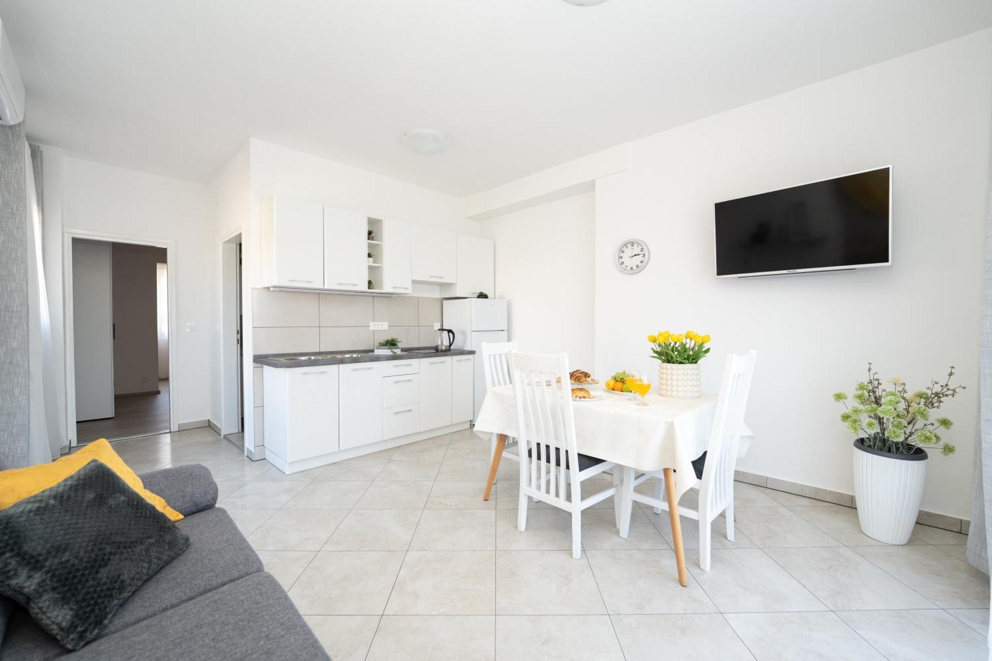 Biserka Apartment Novalja